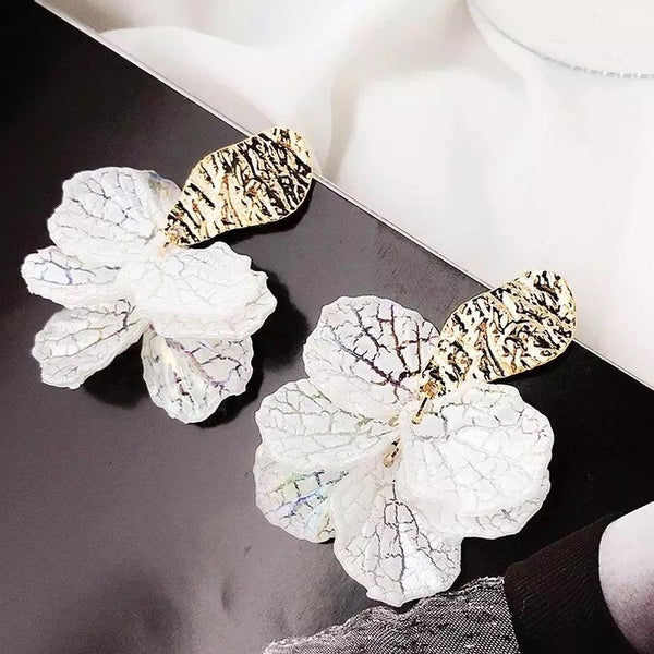White Petals Flower Dangle Earrings