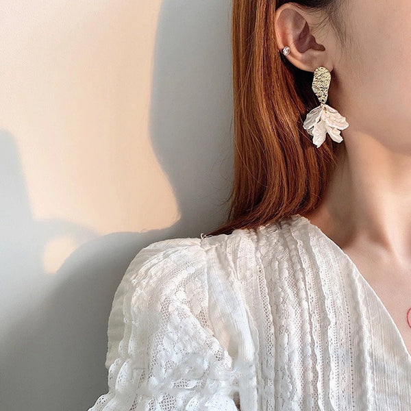 White Petals Flower Dangle Earrings