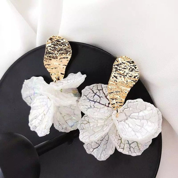 White Petals Flower Dangle Earrings