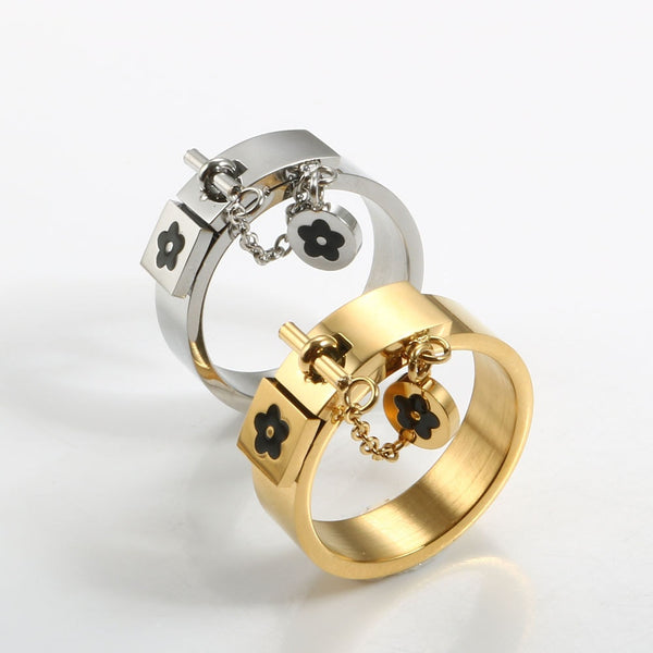 Lucky Flower Charm Ring
