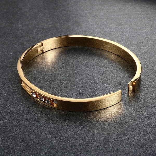 Rolling Diamonds Bangle Bracelet